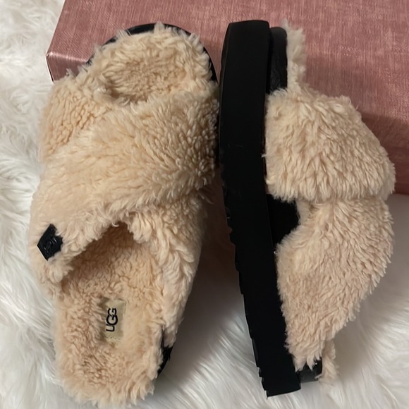 Ugg Fuzz Sugar Cross Slide New size 8, 9 - Picture 4 of 14